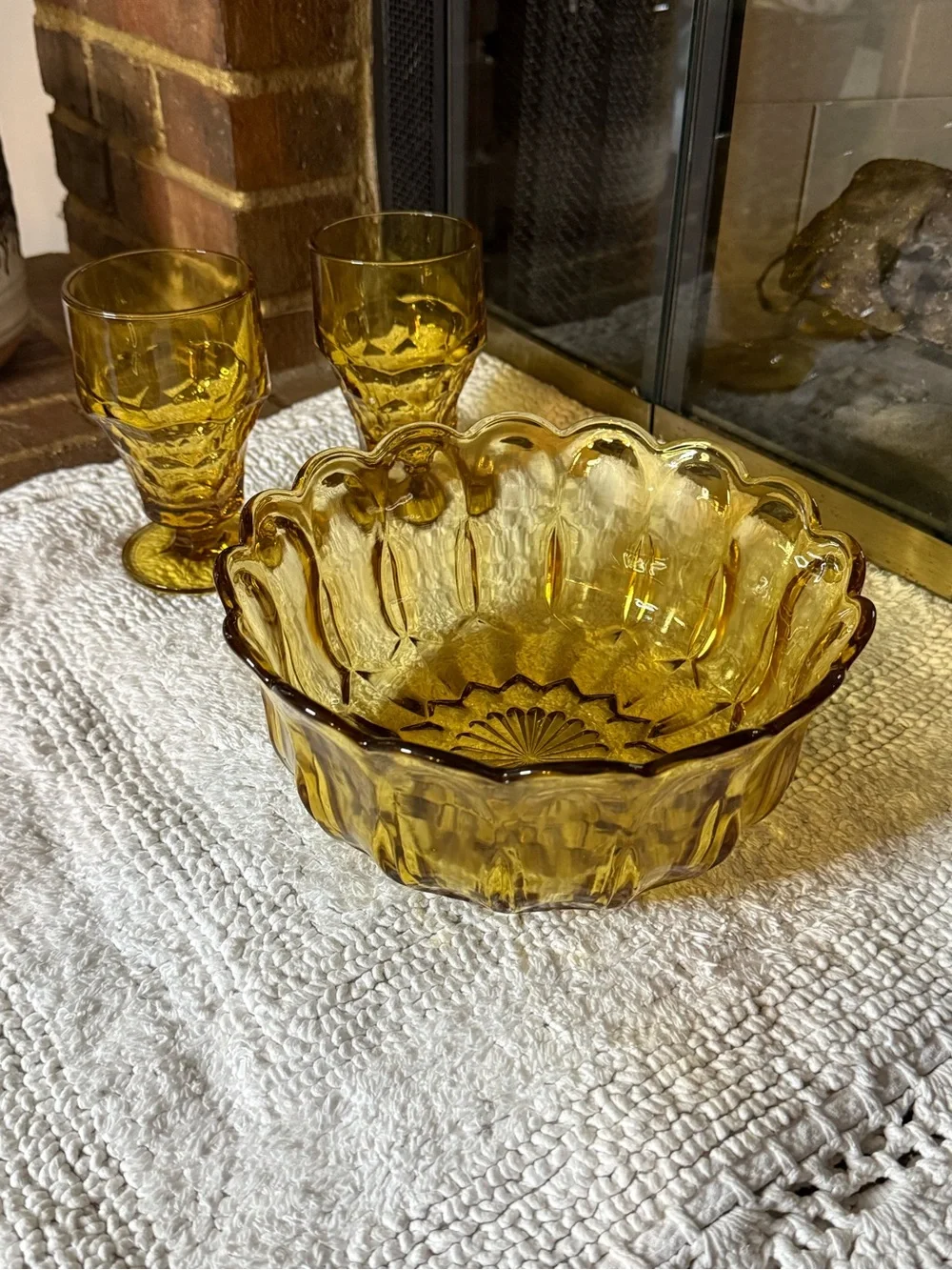 Anchor Hocking Fairfield Amber-Serving bowl and (2) tumblers